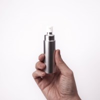 15ml-SILVER-CASE-FEMALE-HAND-110