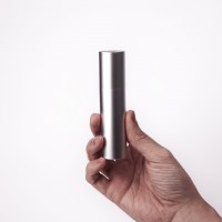15ml-SILVER-CASE-FEMALE-HAND-3-149